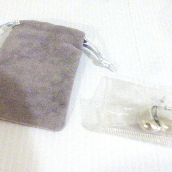 .925 TEARDROP Earrings Silver Tone w/ .925 Posts & Gift Pouch Stocking Stuffer - Picture 1 of 10